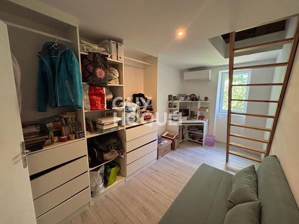 Maison en pierre de 160 m² avec revenu locatif + terrain constructible