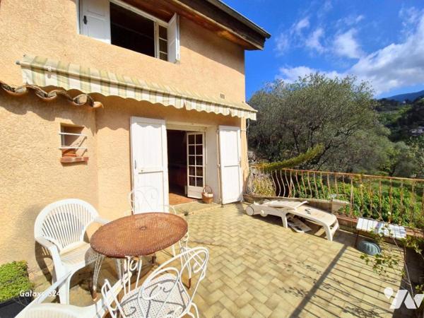 Au calme, une villa mitoyenne à rénover sur un terrain de 3100 m².