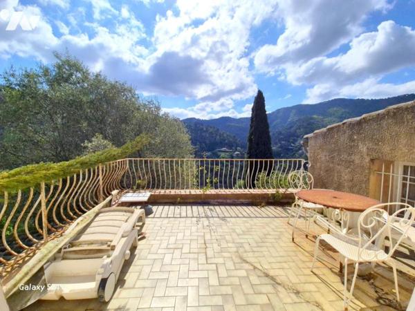 Au calme, une villa mitoyenne à rénover sur un terrain de 3100 m².