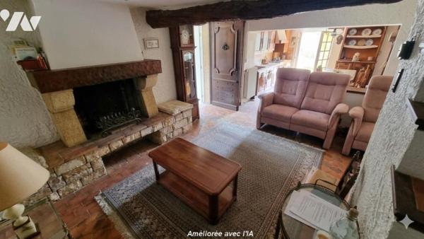 Au calme, une villa mitoyenne à rénover sur un terrain de 3100 m².