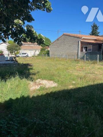 MERIGNAC Quartier ARLAC
TERRAIN A BATIR exposé Est Ouest
Façade 11m profondeur 30 m permis de...