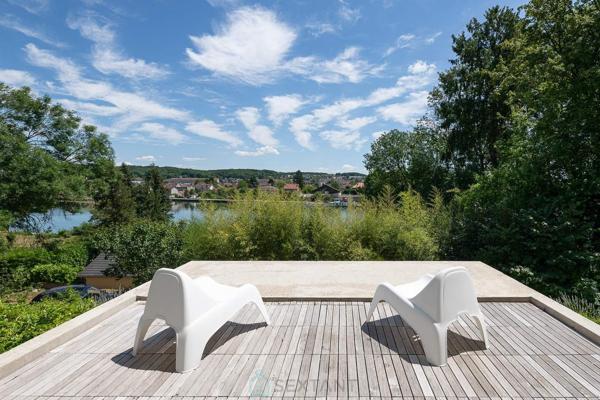 Un panorama exceptionnel sur la Seine et la nature environnante.