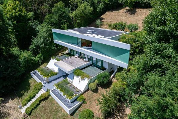Un panorama exceptionnel sur la Seine et la nature environnante.