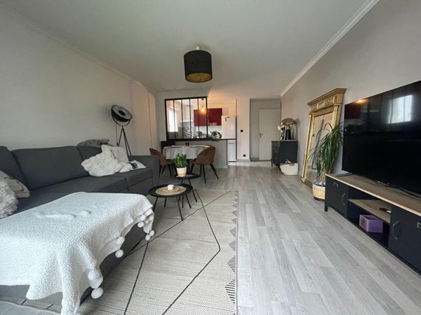 Appartement à vendre à Vannes 2 chambres balcon garage ascenseur