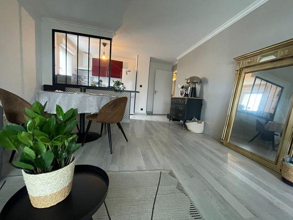 Appartement à vendre à Vannes 2 chambres balcon garage ascenseur