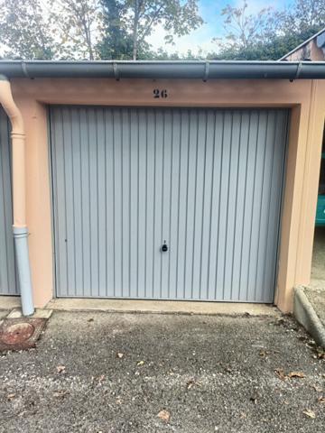 GARAGE - PONT DE CHERUY