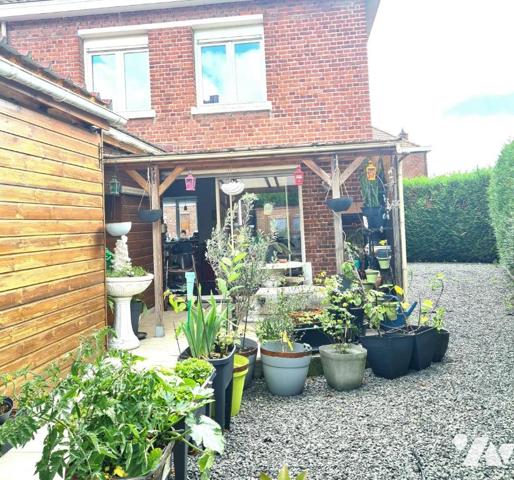 COMINES Maison semi-individuelle avec un jardin et un garage