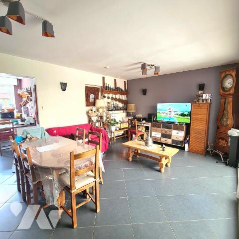 COMINES Maison semi-individuelle avec un jardin et un garage