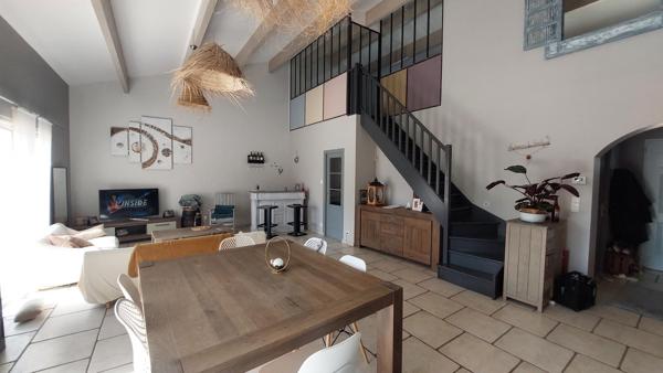 7 km de Niort. Beau pavillon familial de 6 ch Saint-Rémy (79410)
