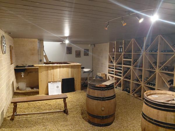 7 km de Niort. Beau pavillon familial de 6 ch Saint-Rémy (79410)