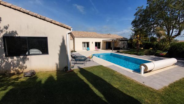7 km de Niort. Beau pavillon familial de 6 ch Saint-Rémy (79410)