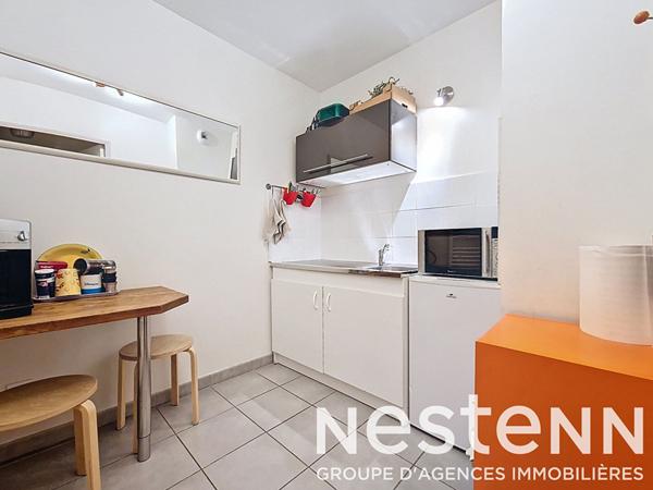 GENAS CENTRE EGLISE - Appartement de 2013 de 83 m² avec double terrasse, rez-de-jardin - garage boxé en sous-sol