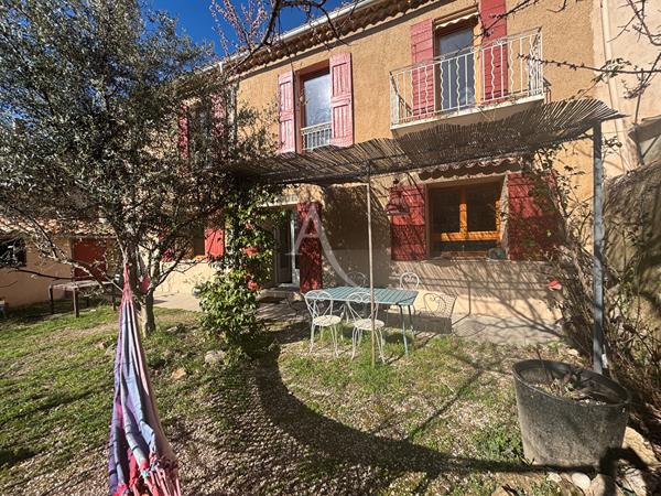 MAISON DE VILLAGE AVEC JARDIN PUITS A RIANS