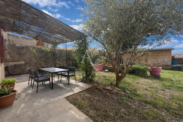 MAISON DE VILLAGE AVEC JARDIN PUITS A RIANS