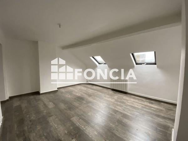 Location Studio 28.13 m² - 10 RUE DU MARECHAL FOCH Livarot 14140
