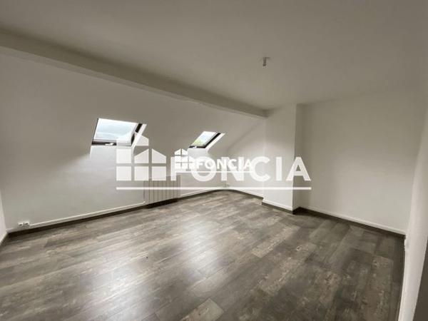 Location Studio 28.13 m² - 10 RUE DU MARECHAL FOCH Livarot 14140