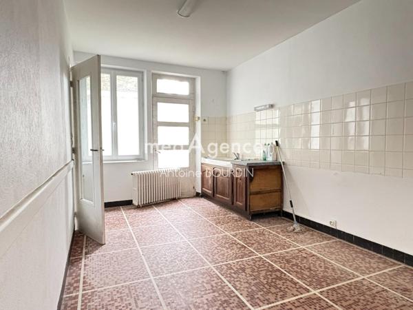 Maison à CALLAC, 22160 - 8 pièces 181m²