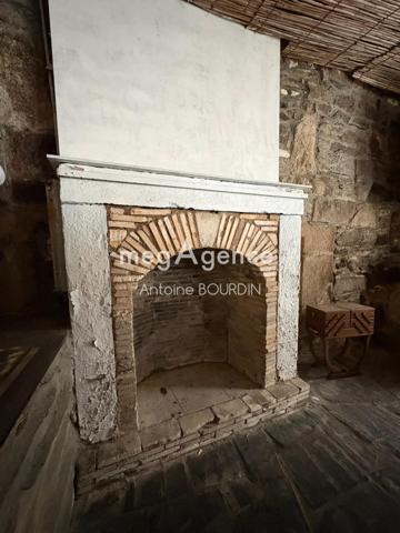 Maison à CALLAC, 22160 - 8 pièces 181m²