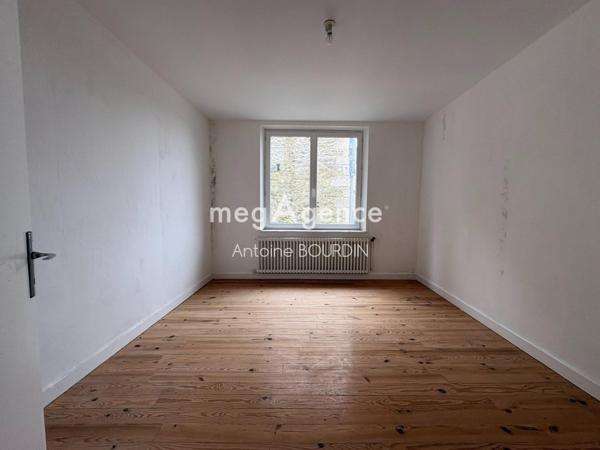Maison à CALLAC, 22160 - 8 pièces 181m²