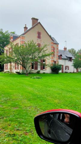 Incroyable opportunité à Cheverny : découvrez un domaine d'exception de 9,2 hectares avec Maison de Maître et dépendances !