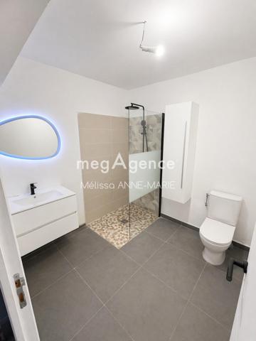 Maison à LES ABYMES, 97139 - 6 pièces 160m²