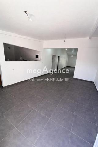 Maison à LES ABYMES, 97139 - 6 pièces 160m²