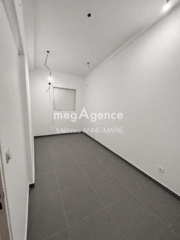 Maison à LES ABYMES, 97139 - 6 pièces 160m²