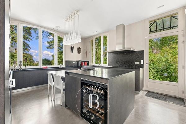Rueil-Malmaison, Maison 6 Chambres -  486 m² à vendre