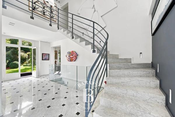 Rueil-Malmaison, Maison 6 Chambres -  486 m² à vendre