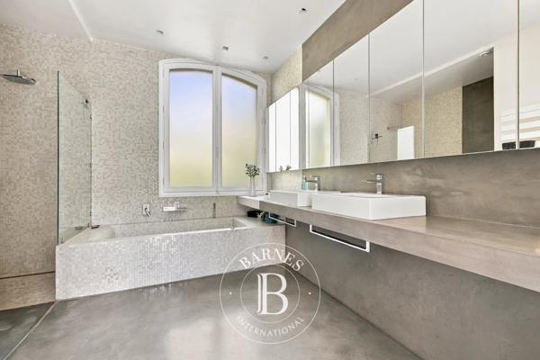 Rueil-Malmaison, Maison 6 Chambres -  486 m² à vendre