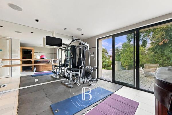Rueil-Malmaison, Maison 6 Chambres -  486 m² à vendre