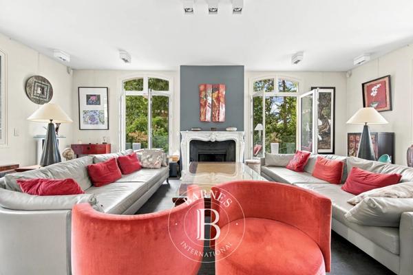 Rueil-Malmaison, Maison 6 Chambres -  486 m² à vendre