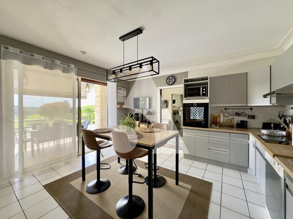 Maison 8 pièces 205 m2