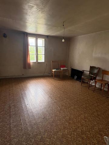 Maison à rénover complètement ! Idéal investisseurs !