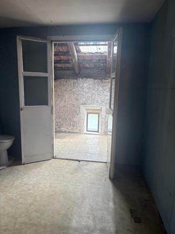 Maison à rénover complètement ! Idéal investisseurs !