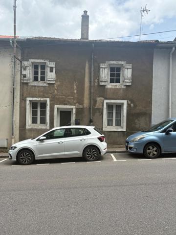 Maison à rénover complètement ! Idéal investisseurs !