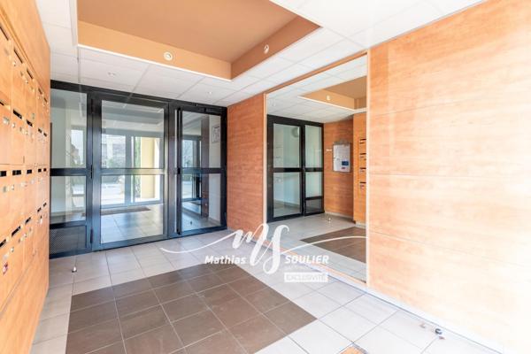 Appartement T2 de 33.2 m² avec terrasse et garage