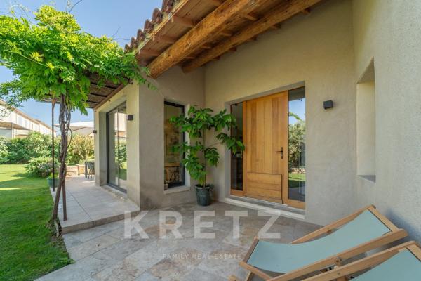 Mas rénové au calme et à pied du centre-ville avec vue sur les Alpilles