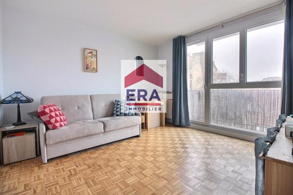 Lumineux studio avec balcon