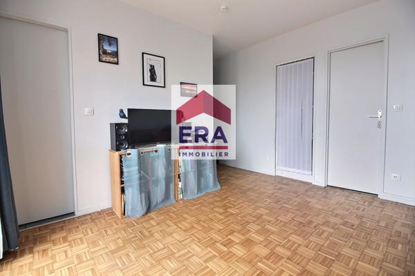 Lumineux studio avec balcon