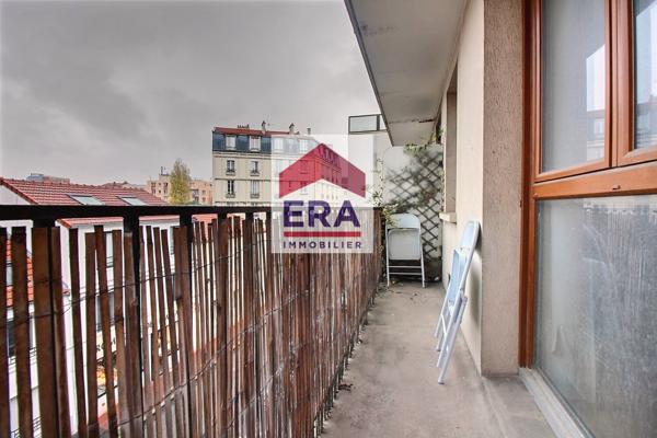 Lumineux studio avec balcon