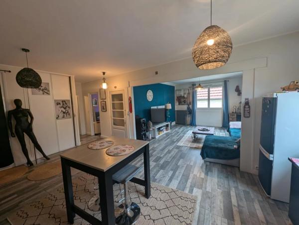 Vente                                                      Maison
                        
                     5 pièces                      100 m2                     à Salviac