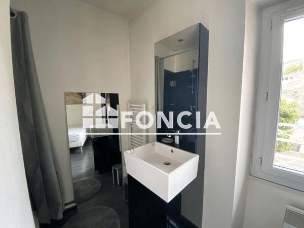 Location Appartement meublé 2 pièces 34.45 m² - 25 RUE DU FAUBOURG DU PONT NEUF Poitiers Cedex 86000