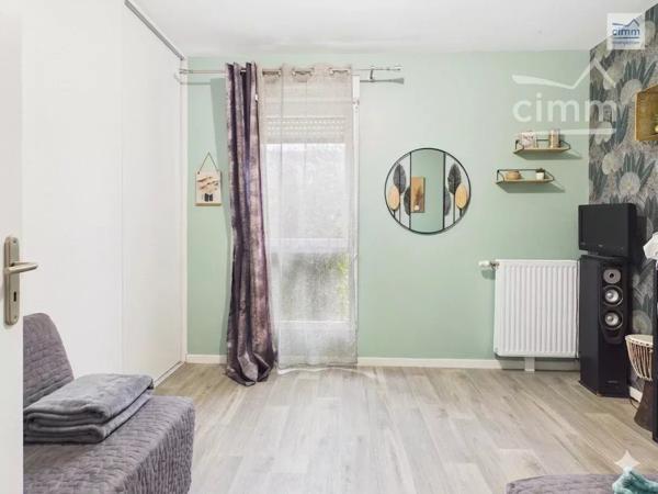 Cimm Immobilier Bréal-sous-Montfort vous propose à la vente ce charmant appartement T3 situé sur la commune du Rheu.