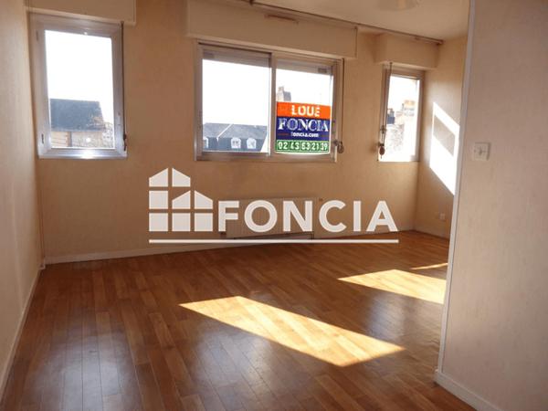 Location Studio 35.82 m² - 43 RUE DU MANS Laval 53000