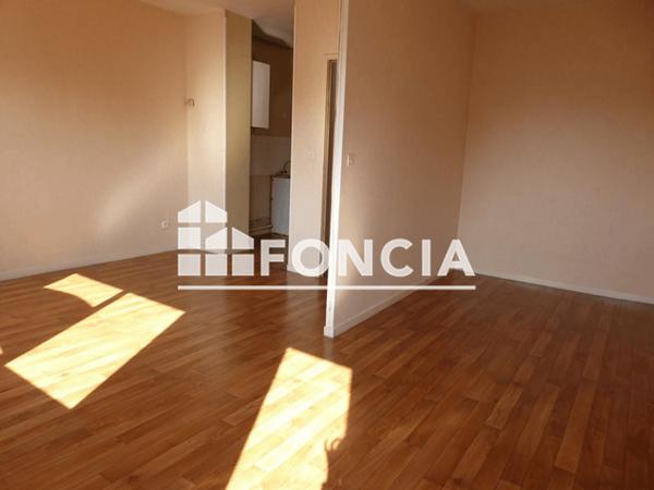 Location Studio 35.82 m² - 43 RUE DU MANS Laval 53000