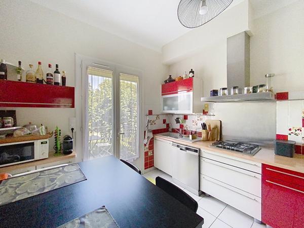 OFFRE ACCEPTEE - Charmante maison des années 30 à deux pas du Busway