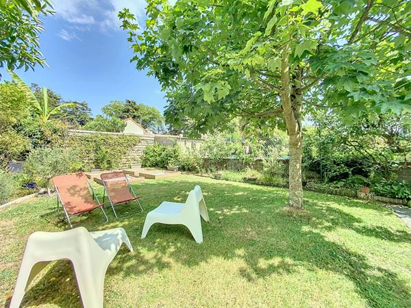 OFFRE ACCEPTEE - Charmante maison des années 30 à deux pas du Busway