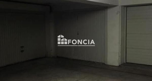 Location Parking 16 m² - Grenoble 38100