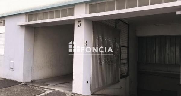 Location Parking 16 m² - Grenoble 38100